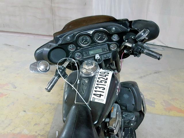 1HD1FC4107Y703194 - 2007 HARLEY-DAVIDSON FLHTCUI GRAY photo 5