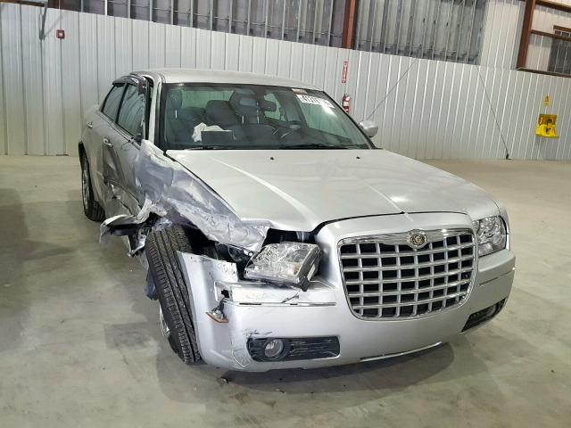 2C3KA53G47H792935 - 2007 CHRYSLER 300 TOURIN SILVER photo 1