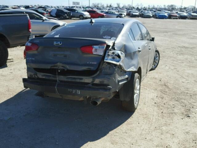 KNAFX4A87E5089834 - 2014 KIA FORTE EX GRAY photo 4