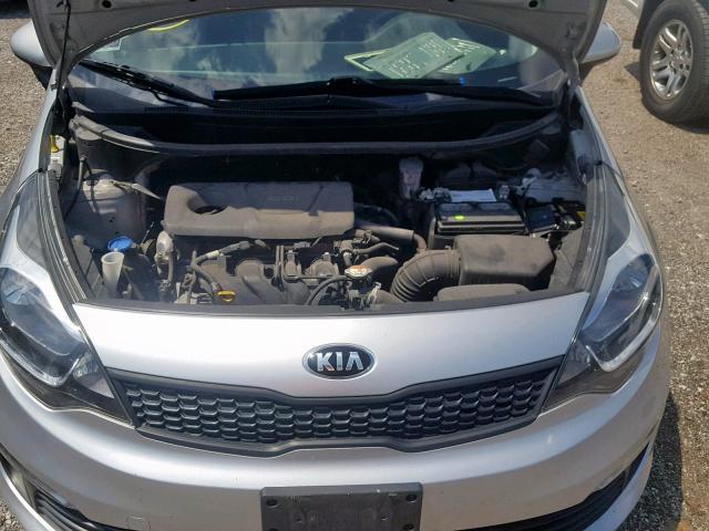 KNADM4A32G6641550 - 2016 KIA RIO LX SILVER photo 7