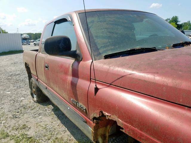 3B7KF2366XG145925 - 1999 DODGE RAM 2500 MAROON photo 1