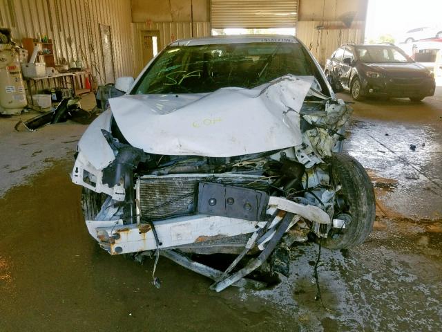 1G1ZC5E09CF169352 - 2012 CHEVROLET MALIBU 1LT 白色 照片 9