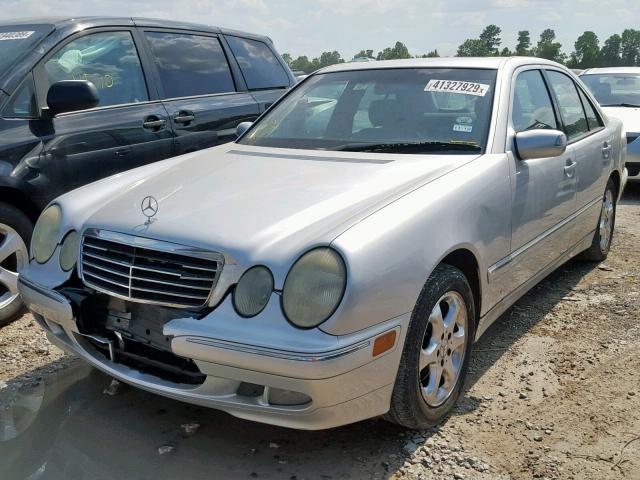 WDBJF65J52B491243 - 2002 MERCEDES-BENZ E 320 SILVER photo 2