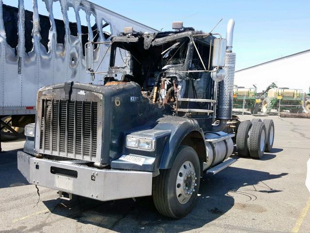 1XKDDB9X93R706986 - 2003 KENWORTH CONSTRUCTI BLACK photo 2