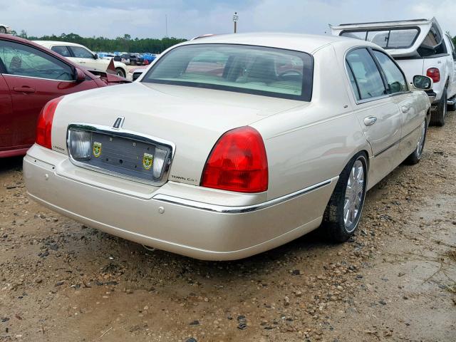 1LNHM83W93Y660089 - 2003 LINCOLN TOWN CAR C CREAM photo 4