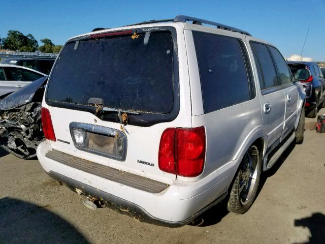 5LMPU28LXWLJ37735 - 1998 LINCOLN NAVIGATOR 白色 照片 4