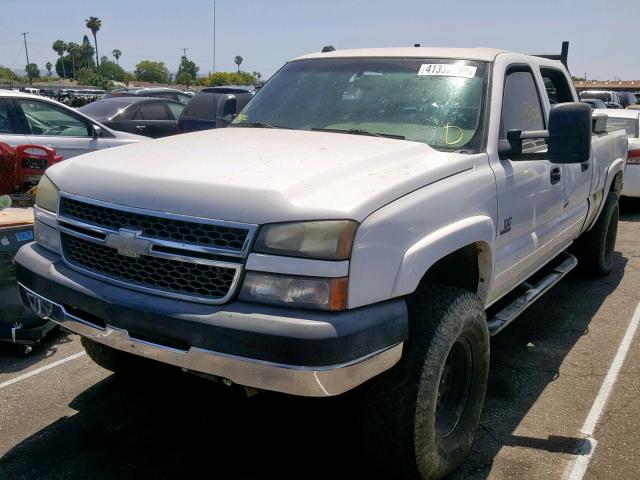 1GCHK23205F925064 - 2005 CHEVROLET SILVERADO WHITE photo 2