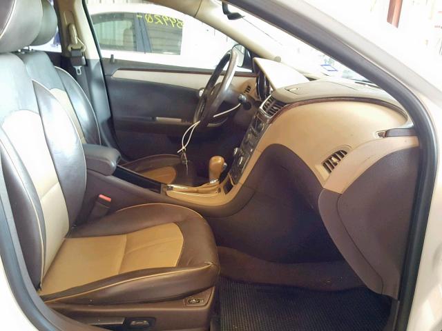 1G1ZE5E74BF357203 - 2011 CHEVROLET MALIBU LTZ თეთრი ფოტო 5