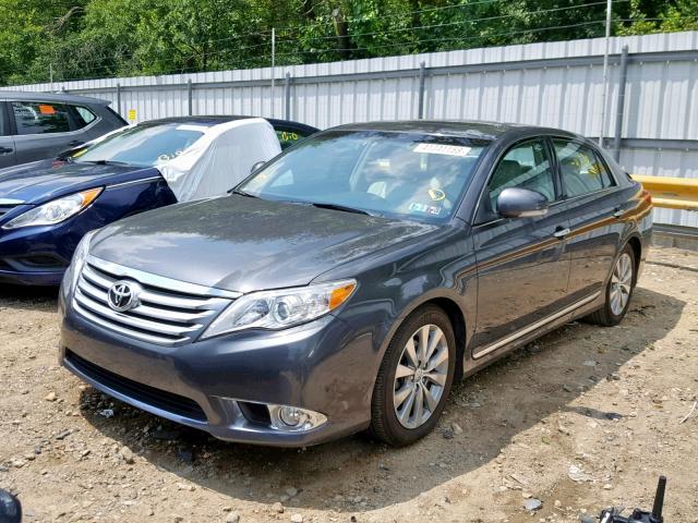 4T1BK3DB2BU409480 - 2011 TOYOTA AVALON BAS GRAY photo 2