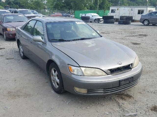 JT8BF28G0W0127391 - 1998 LEXUS ES 300 GRAY photo 1