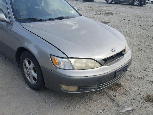 JT8BF28G0W0127391 - 1998 LEXUS ES 300 GRAY photo 9