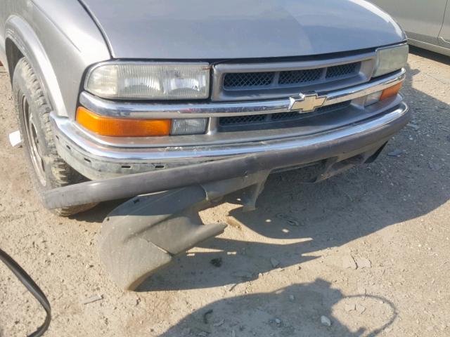 1GNDT13WXY2184126 - 2000 CHEVROLET BLAZER SILVER photo 10