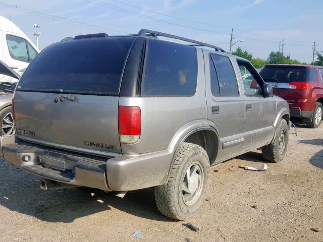 1GNDT13WXY2184126 - 2000 CHEVROLET BLAZER SILVER photo 4