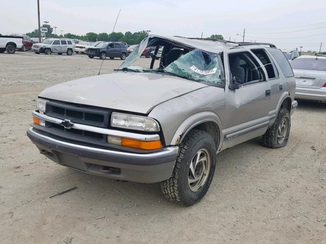 1GNDT13W6X2238052 - 1999 CHEVROLET BLAZER SILVER photo 2