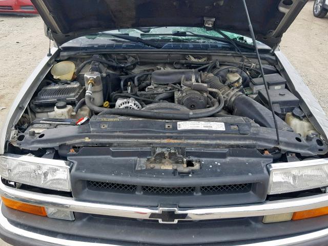 1GNDT13W6X2238052 - 1999 CHEVROLET BLAZER SILVER photo 7