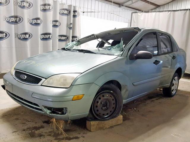 1FAFP34N36W151617 - 2006 FORD FOCUS ZX4 GRAY photo 2