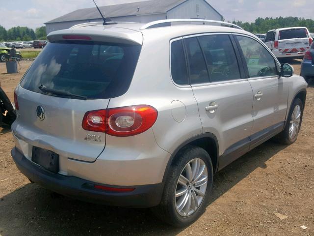 WVGBV95N79W002563 - 2009 VOLKSWAGEN TIGUAN SE SILVER photo 4