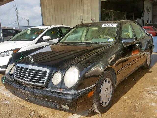 WDBJF65H6XA842333 - 1999 MERCEDES-BENZ E 320 BLACK photo 2