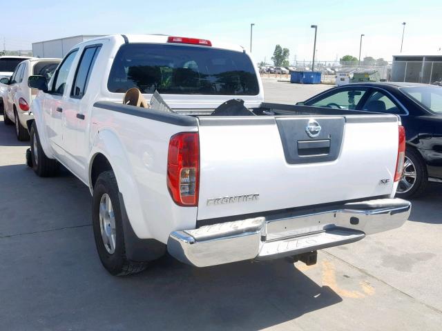 1N6AD07UX8C451252 - 2008 NISSAN FRONTIER C WHITE photo 3