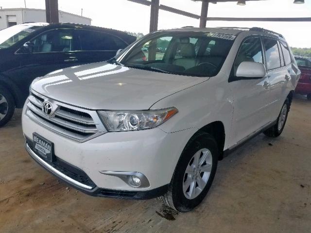 5TDZK3EH6BS026474 - 2011 TOYOTA HIGHLANDER WHITE photo 2