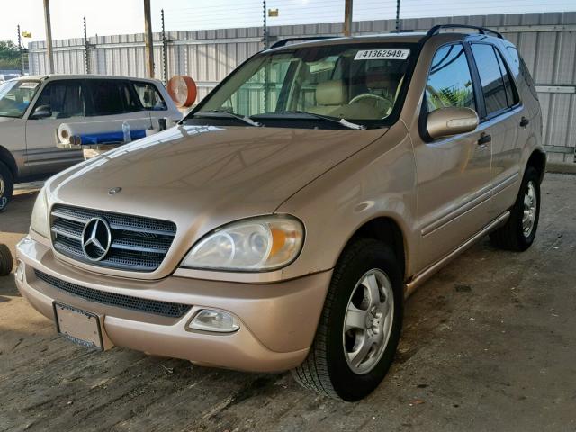 4JGAB57E24A504834 - 2004 MERCEDES-BENZ ML 350 GOLD photo 2