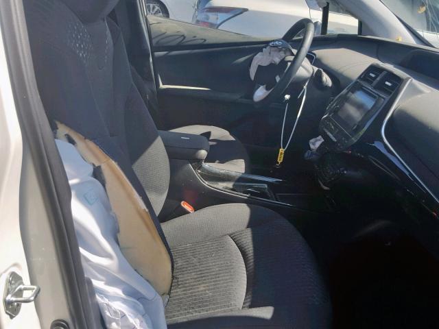 JTDKARFP1J3080536 - 2018 TOYOTA PRIUS PRIM 白色 照片 5