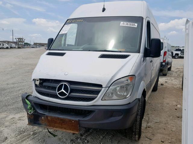 WD3PE8CB0C5611577 - 2012 MERCEDES-BENZ SPRINTER 2 WHITE photo 2