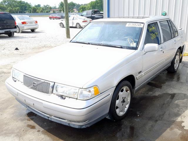 YV1KS9602W1127778 - 1998 VOLVO S90 SILVER photo 2