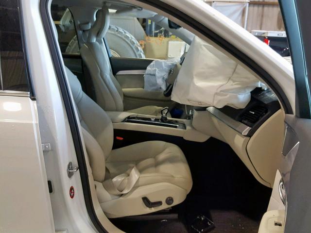 YV4102KK6H1119432 - 2017 VOLVO XC90 T5 WHITE photo 5