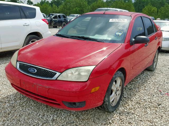 1FAFP34N15W143949 - 2005 FORD FOCUS ZX4 RED photo 2