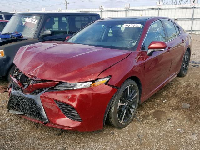 4T1BZ1HK6JU505735 - 2018 TOYOTA CAMRY XSE RED photo 2