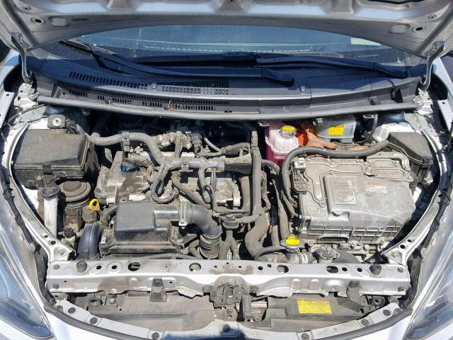 JTDKDTB38F1578338 - 2015 TOYOTA PRIUS C SILVER photo 7