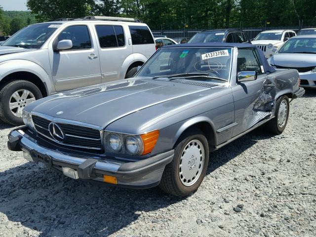 WDBBA48D9HA068113 - 1987 MERCEDES-BENZ 560 SL SILVER photo 2