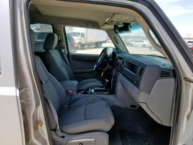 1J8HH48N36C210997 - 2006 JEEP COMMANDER SILVER photo 5
