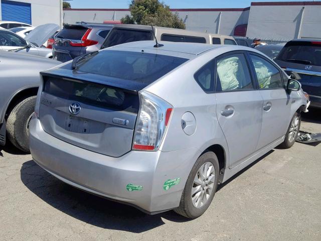 JTDKN3DP1E3065142 - 2014 TOYOTA PRIUS PLUG SILVER photo 4