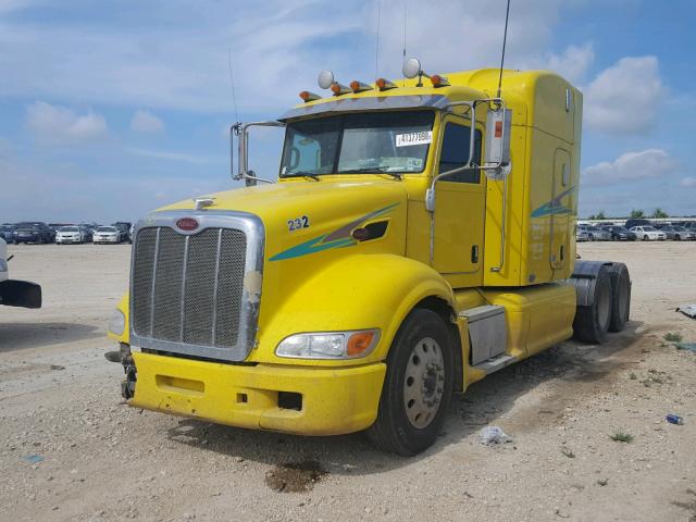 1XPHDU9X57N736121 - 2007 PETERBILT 386 YELLOW photo 2