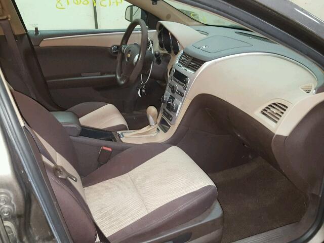 1G1ZB5EB8AF236704 - 2010 CHEVROLET MALIBU LS 灰色 照片 5