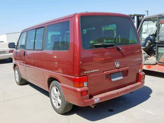 WV2KB47092H064284 - 2002 VOLKSWAGEN EUROVAN GL RED photo 3