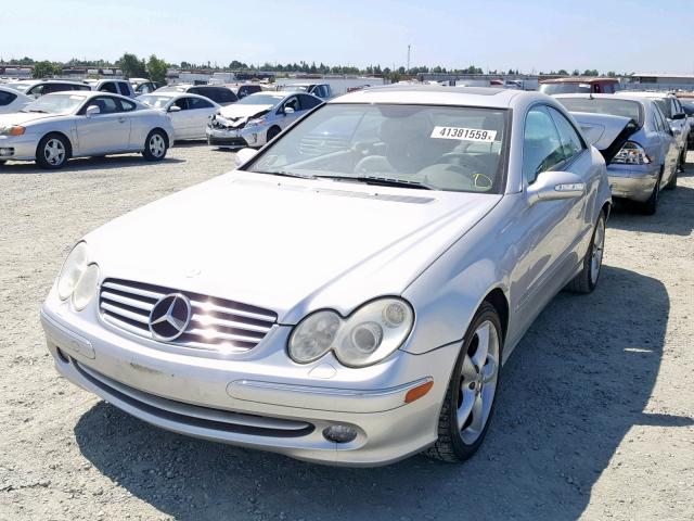 WDBTJ65J54F113359 - 2004 MERCEDES-BENZ CLK 320C SILVER photo 2