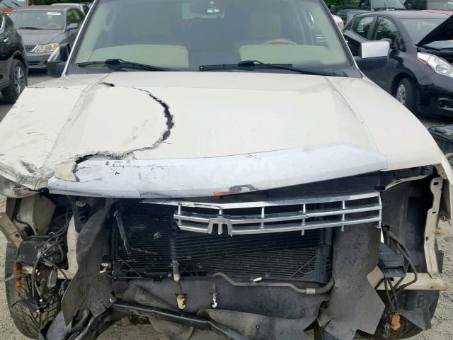 5LMFL28527LJ23992 - 2007 LINCOLN NAVIGATOR WHITE photo 7