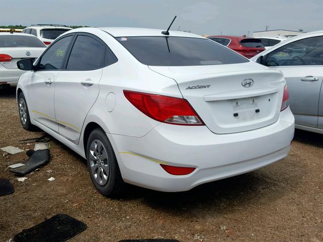 KMHCT4AE1GU946838 - 2016 HYUNDAI ACCENT SE WHITE photo 3