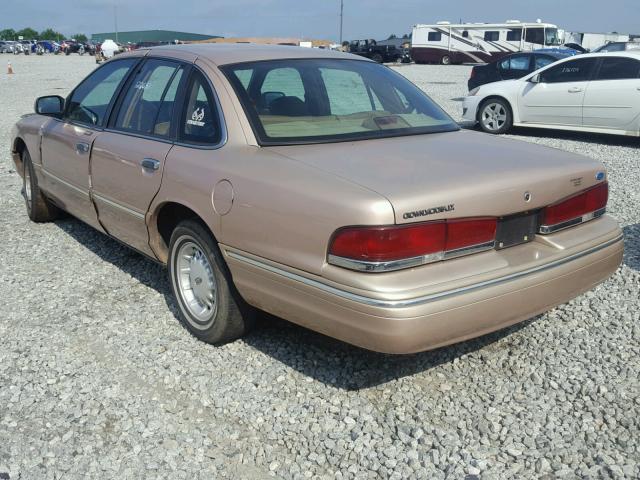 2FALP74W5TX199607 - 1996 FORD CROWN VICT GOLD photo 3