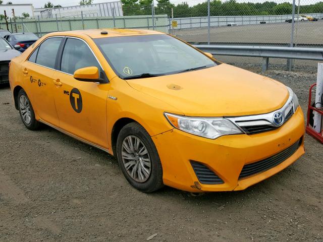 4T1BD1FK4CU043437 - 2012 TOYOTA CAMRY HYBR YELLOW photo 1