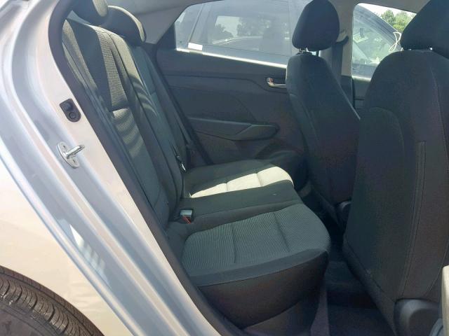 3KPC24A33KE046827 - 2019 HYUNDAI ACCENT SE SILVER photo 6