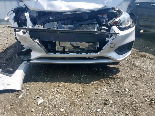 3KPC24A33KE046827 - 2019 HYUNDAI ACCENT SE SILVER photo 9