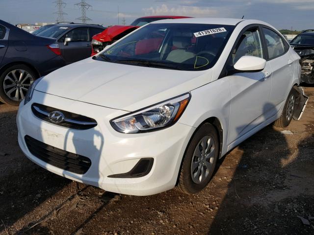 KMHCT4AE7GU111648 - 2016 HYUNDAI ACCENT SE WHITE photo 2