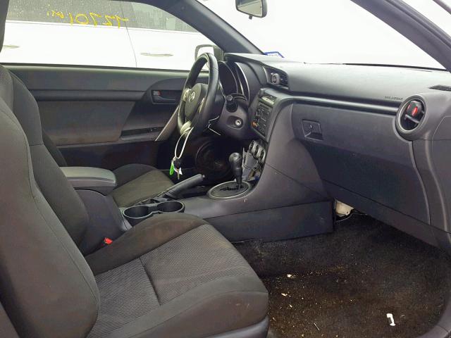 JTKJF5C78D3050148 - 2013 TOYOTA SCION TC WHITE photo 5