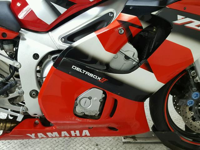 JYARJ04EX2A024471 - 2002 YAMAHA YZFR6 L RED photo 11