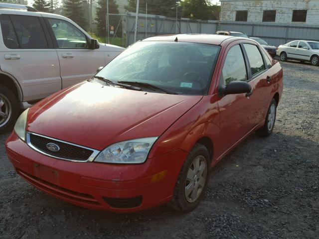 1FAHP34N57W212203 - 2007 FORD FOCUS ZX4 RED photo 2