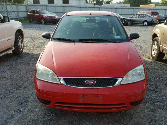 1FAHP34N57W212203 - 2007 FORD FOCUS ZX4 RED photo 9